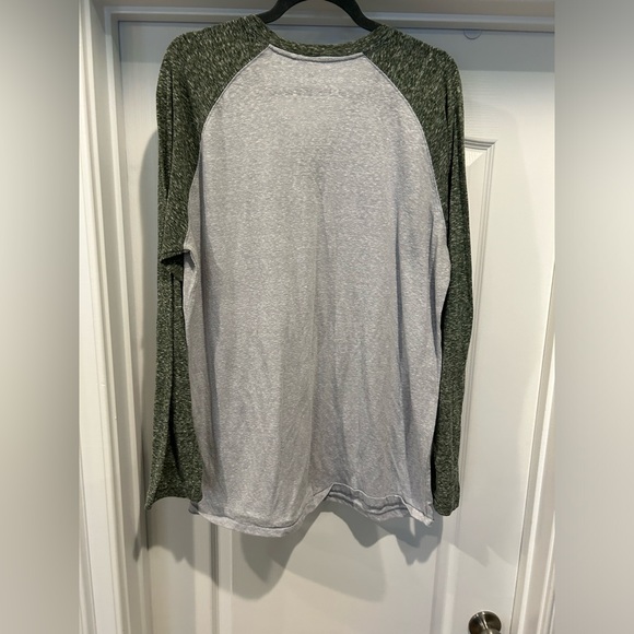 Hurley Men’s long sleeve Henley shirt - Picture 2 of 4